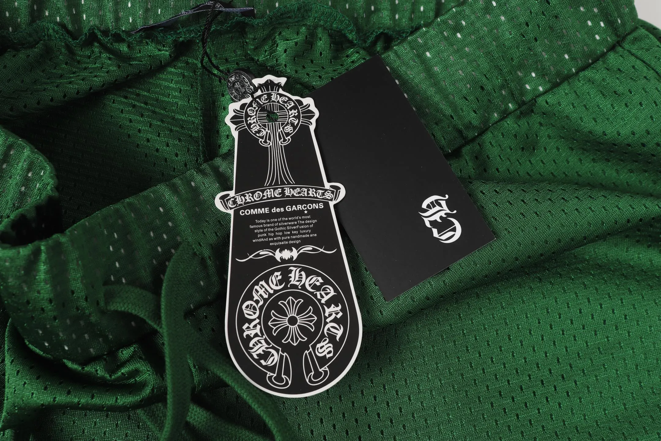 P160 Chrome Hearts CH Chrome Hearts popular Sanskrit printed mesh double-layer ice hockey jersey sports suit. Uses direct injection imported machine printing. Hardware accessories are all ground and customized. Correct configuration. Black 2025 Chrome Hearts authentic packaging. 300 grams of custom-made dyed mesh. Large version. Loose and stylish. Different from lower versions. Slim and long version with upper body and hip stretch. 100% commitment: top quality. Not fast food. The highest version on the market. Top quality - different from ordinary versions on the market. If you care about quality, you should also respect the price. Absolutely 0 after-sales service and 0 return rate so far. It’s hard not to love the style - 300g mesh custom-dyed fabric - Correct high-density main mark, washed tag, hand-sewn